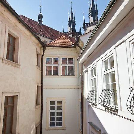 Aparthotel Cathedral 4*