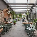 Cathedral Aparthotel 4*