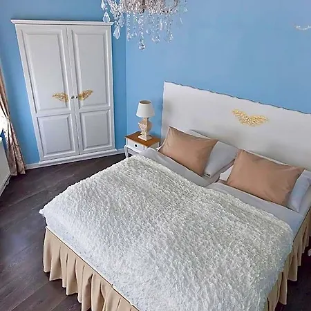 Lejlighedshotel Caroline Old Town Square Hotel 4*
