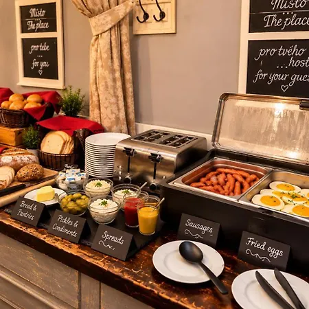 Hotel apartamentowy Caroline Old Town Square 4*